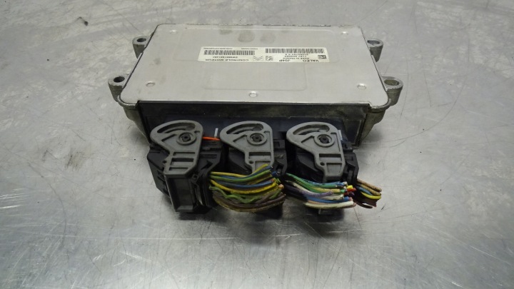 ORDINATEUR CONTRÔLEUR CITROEN C3 I 1,4 9661961280 215857854A
