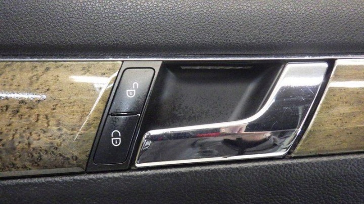 GARNITURE PORTES DROIT AVANT EUROPE MERCEDES W204 A2047200189 W204