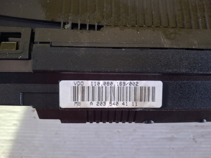 MERCEDES W203 COMPTEUR TABLEAU DE BORD 2.0 ESSENCE A2035404111
