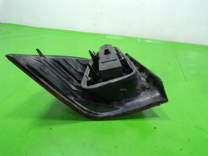 MERCEDES W202 UNIVERSEL PHARE ARRIÈRE DROITE 2028204064