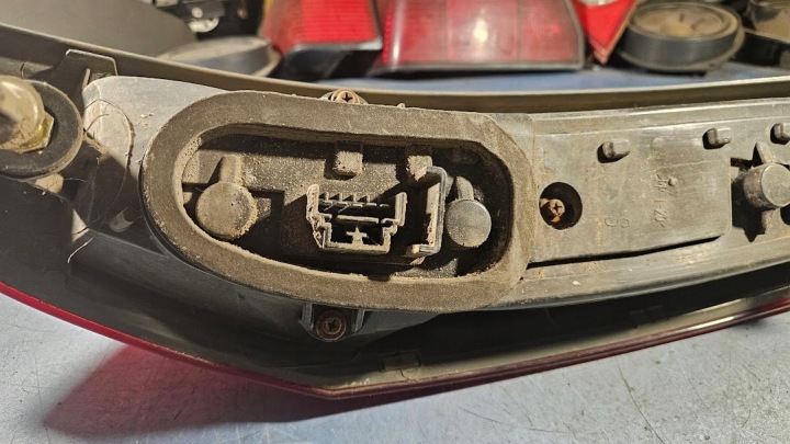 PHARE GAUCHE ARRIÈRE ARRIÈRE FIAT PUNTO II RESTYLAGE 28620124 517214790 286001 B318 286221