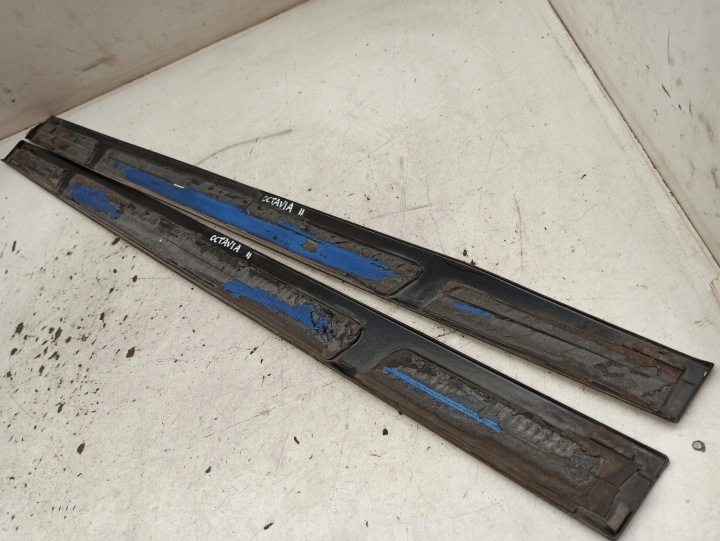 SKODA OCTAVIA II BAGUETTES ENSEMBLE 1Z0853492 1Z0853491 VRS