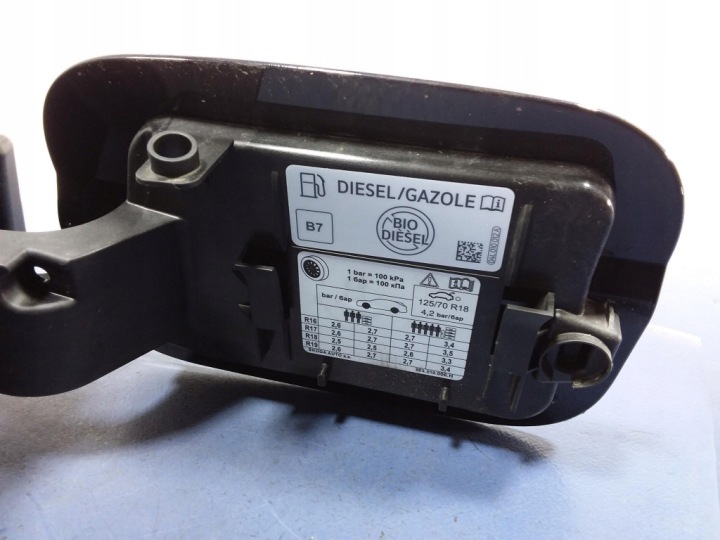 SKODA OCTAVIA IV HAYON CLAPET GOULOTTE DE REMPLISSAGE CARBURANTS LF9X