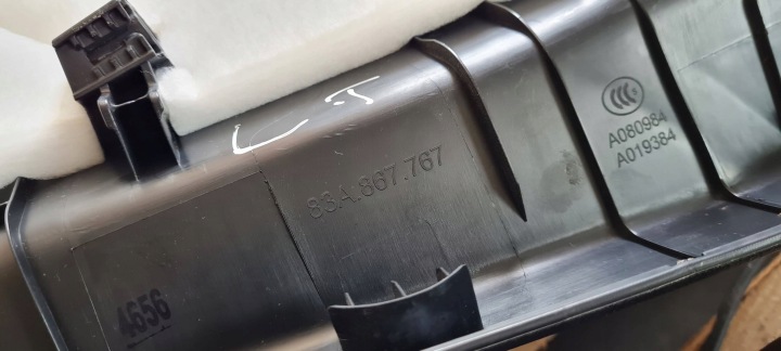 Q3 83A PROTECTION SUPÉRIEURE SIÈGES ARRIÈRE REVÊTEMENT GAUCHE ARRIÈRE 83A867767