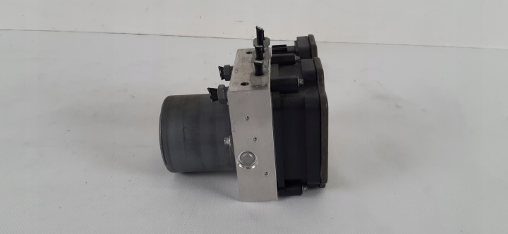 VOLVO XC40 1.5 T3 POMPE ABS 32281471