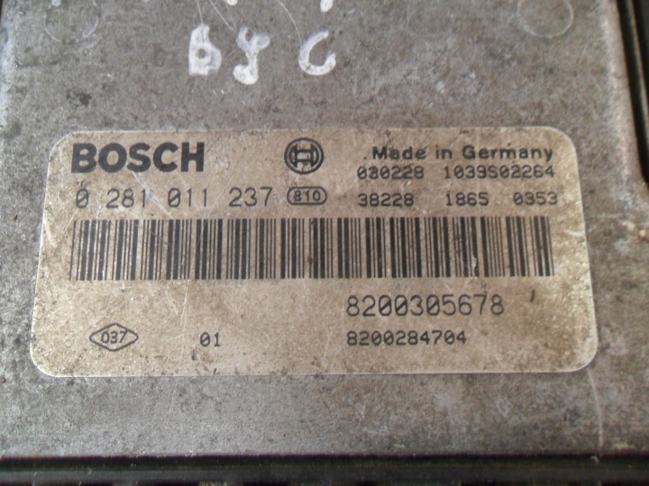 ORDINATEUR MOTEUR RENAULT MEGANE 1.9 DCI 0281011276