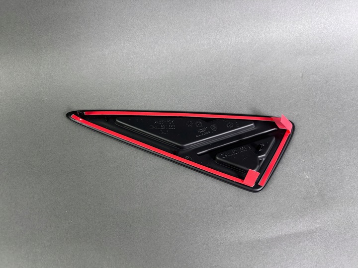 DEFLECTOR ALAS IZQUIERDA LAMBORGHINI URUS 4ML821653Y9B 