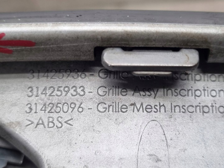 VOLVO XC90 2015 AVANT CALANDRE RADIATEUR GRILLE