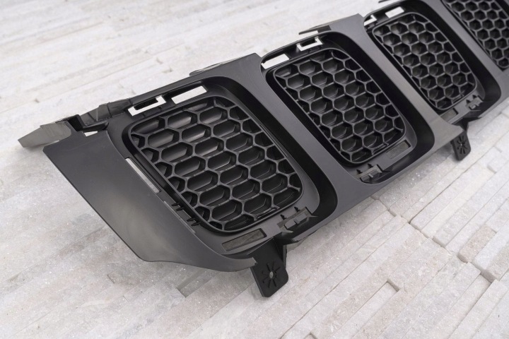 JEEP COMPASS II MP 2017-20 SEMELLE GRILLE DE RADIATEUR NOIRE PLASTER MIODU 4010170340AB