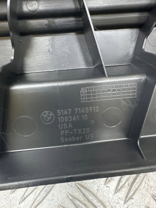 2009 FIXATION RIDEAUX COUVERCLES DE COFFRE BMW X5 E70 7145913