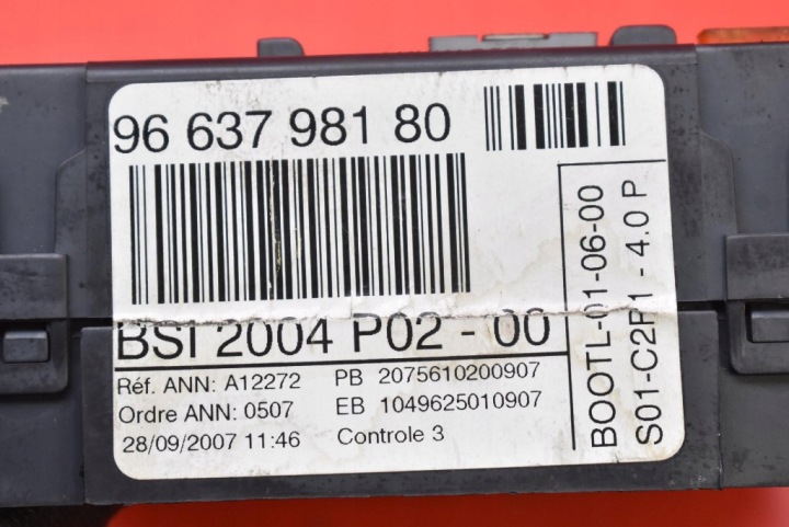 BOÎTE FUSIBLES FUSIBLE 9663798180 PEUGEOT 308 T7 2.0 HDI 136 KM 07-11