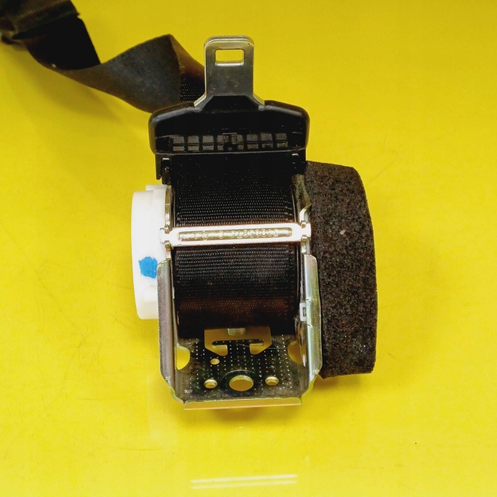 CEINTURE DE SÉCURITÉ DROIT ARRIÈRE FORD FOCUS 5D 33031802 NR677