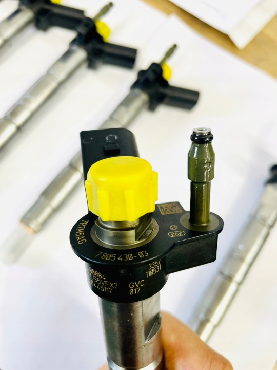 INJECTEUR CR BMW 1 E81 2.0D 07-
