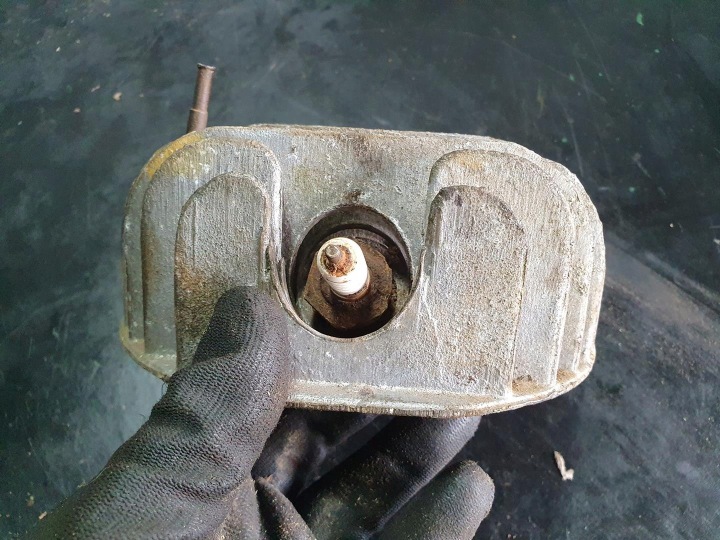 MOTEUR S82 DZIK 1956 CULASSE MOTEUR ORIGINAL
