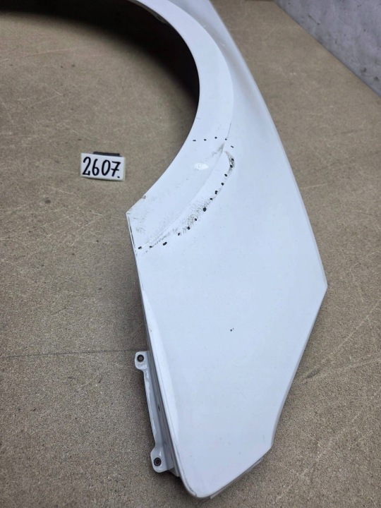 AUDI A4B9 LIFT AILE DROIT AVANT AVANT