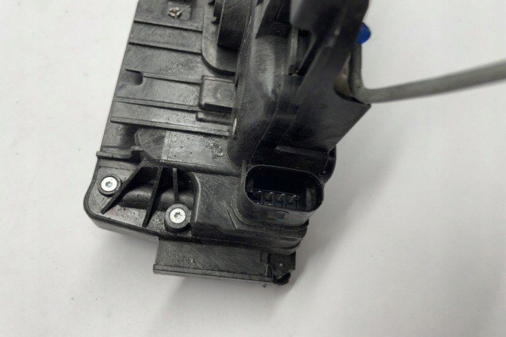 SERRURE ARRIÈRE DROITS PORTES MERCEDES-BENZ E (W213) A2220064099 2.0L DIESEL