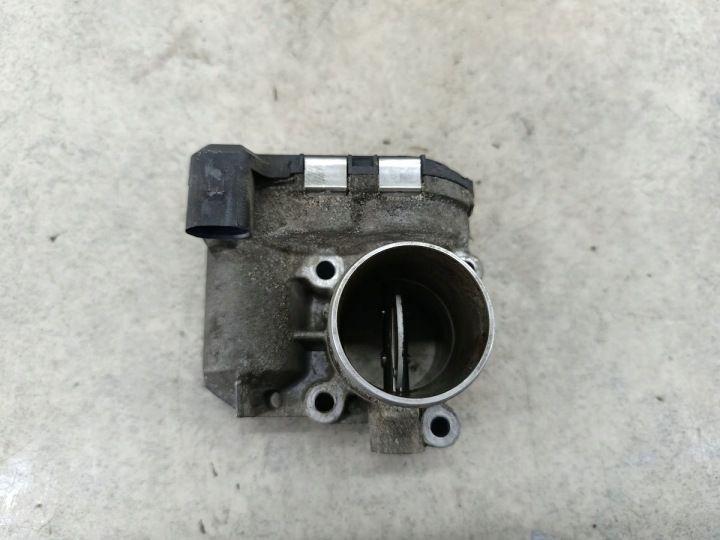 PAPILLON DES GAZ NISSAN X-TRAIL II T31 8200330810E H8200330812 0281002681 BOSCH
