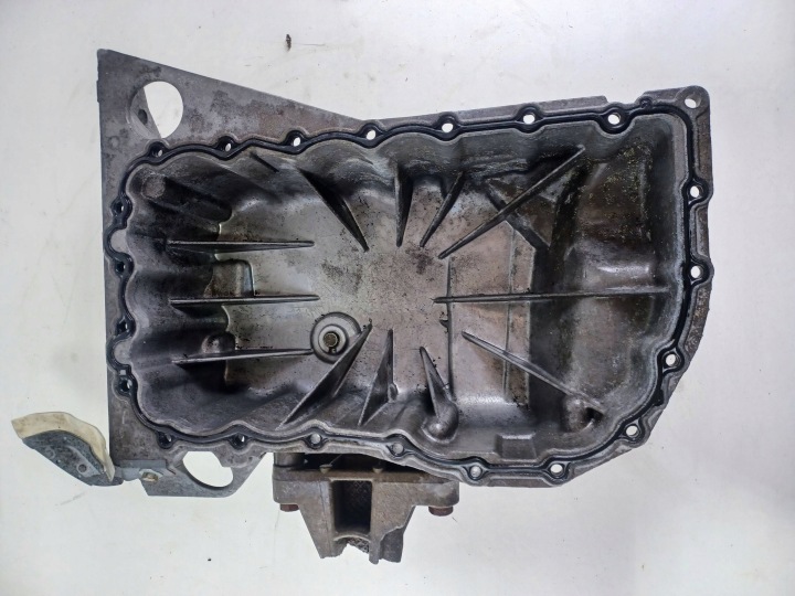 RENAULT LAGUNA II TRAFIC VIVARO 1.9 DCI CUVETTE CARTER HUILEUX 8200066133
