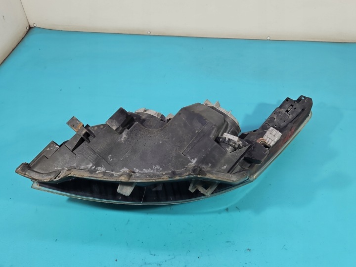 PROJECTEUR DROIT PHARE AVANT TOYOTA AVENSIS III T27 EUROPE