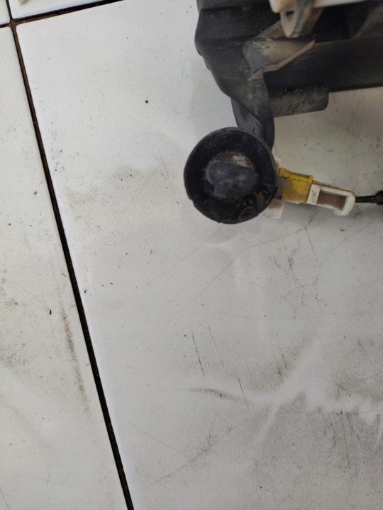RENAULT CLIO II 1.4 16V SERRURE COUVERCLES DE COFFRE ARRIÈRE 7700308997