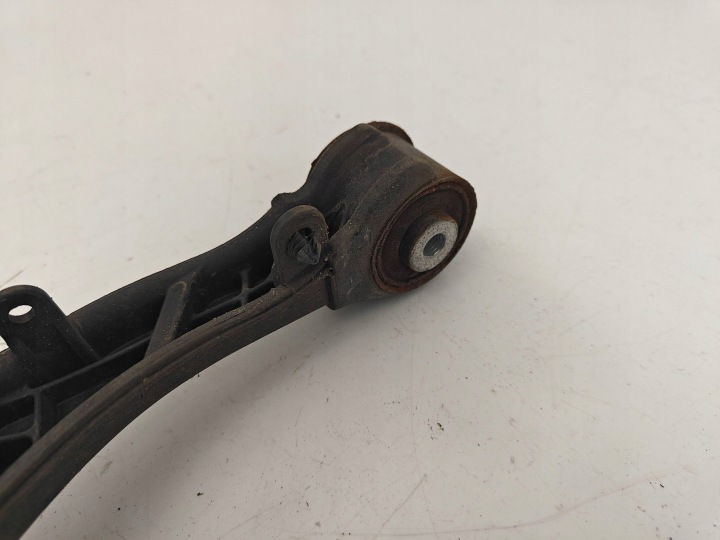 BRAS DE SUSPENSION SUPÉRIEUR AVANT TESLA MODÈLE 3 104432600H