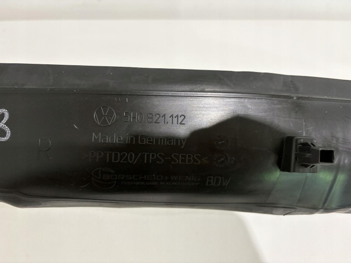 VW GOLF VIII 5H0 INSONORISATION GARDE-BOUE DROIT AVANT 5H0821112