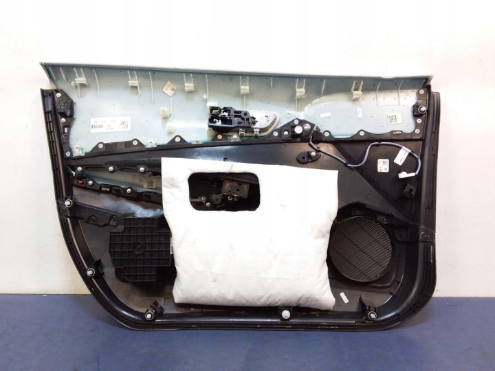 COROLLA E21 GARNITURE PORTES AVANT DROIT