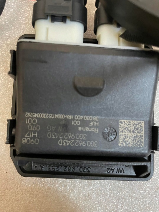VW TIGUAN 2 MODULE OUVERTURE 5NA962253B 3G0962243D