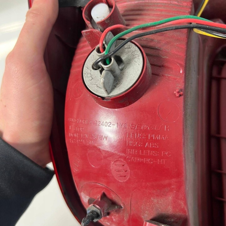 KIA PICANTO II 2 PHARE DROIT ARRIÈRE DROITE ARRIÈRE OE 92402-1Y0