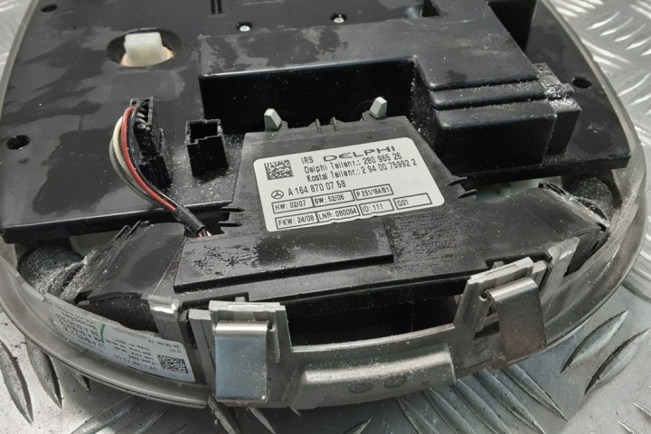 ÉCLAIRAGE INTERNE MERCEDES-BENZ M (W164) A1648700758 3.0L DIESEL 157KW