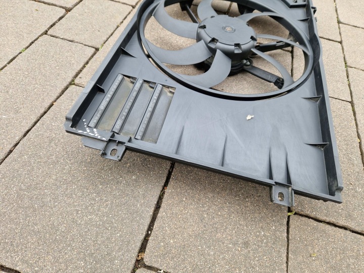 VW AUDI SKODA SEAT CHÂSSIS AVEC VENTILATEUR 1K0121205AG 1K0121207BF