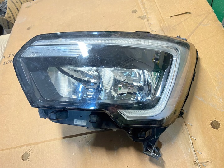 RENAULT MASTER 3 RESTYLING IV 2019- FARO IZQUIERDA PARTE DELANTERA 260607867R 