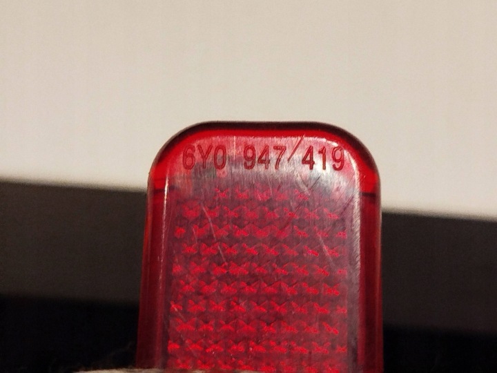 AMPOULE DANS DRZWIACH AVANT SKODA FABIA MK1 (6Y) 6Y0947419
