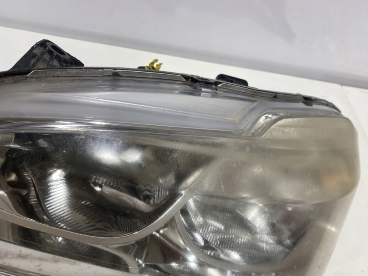 PEUGEOT 208 PHARE PROJECTEUR GAUCHE AVANT UK