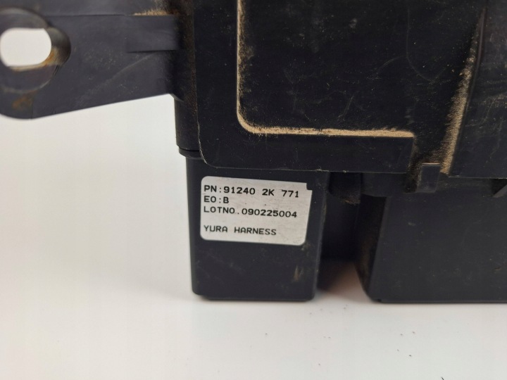 BOÎTE FUSIBLES KIA SORENTO 912402
