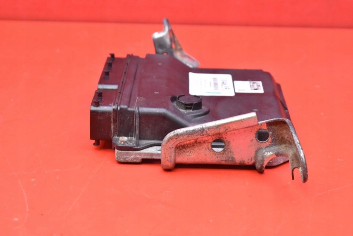 CONTRÔLEUR MOTEUR 89661-47280 TOYOTA PRIUS III XW30 1.8 HYBRID 99 KM 09-11