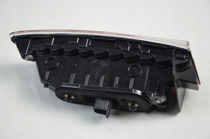 SKODA KAROQ PHARES ARRIÈRE DROITE GAUCHE ENSEMBLE 57A945208C 57A945207C