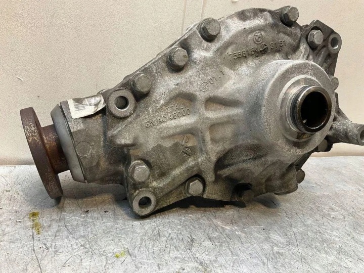 RÉDUCTEUR DE VITESSE AVANT BMW 5 (F10) 7619363 4.4L GASOLINE 2015