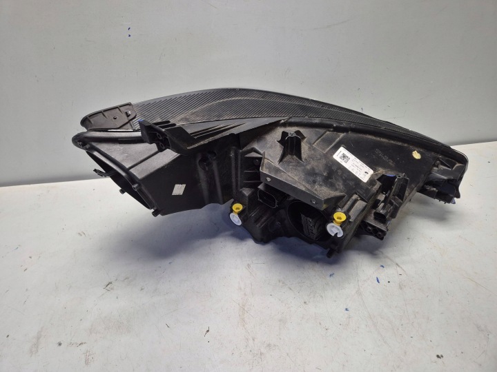 ENDOMMAGÉ PROJECTEUR AVANT CÔTÉ GAUCHE CUPRA BORN 10F941007H