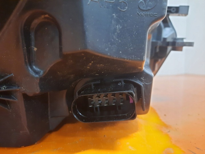 VOLKSWAGEN TAIGO 20- PROJECTEUR GAUCHE AVANT AVANT COMPLET LED 2G7941005A