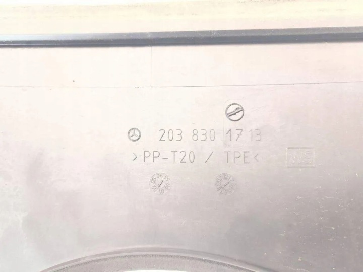 PLASTYK ESSUIE-GLACES AVANT MERCEDES-BENZ CLK (C209) 2038301713 1.8L