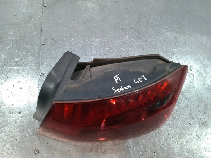 PHARE ARRIÈRE DROITE PEUGEOT 407 9656606280 BERLINE