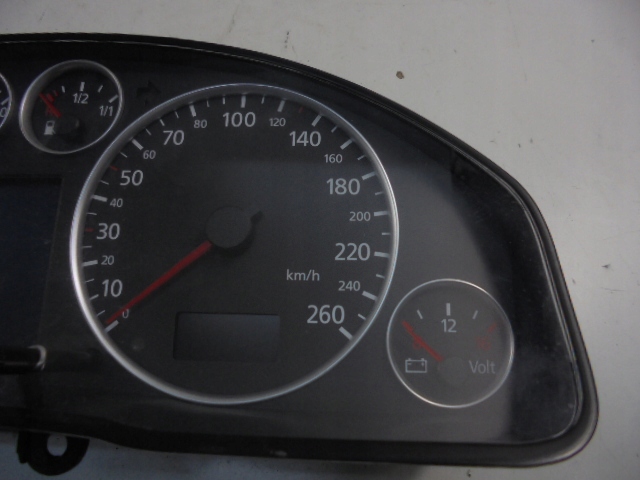 AUDI A6 C5 RESTYLAGE 01- COMPTEUR COMPTEUR COMPTEUR DE VITESSE ESSENCE 4B0920933J