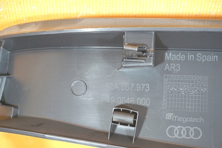 AUDI A1 GB 82A GARNITURE COUVERCLES DE COFFRE ARRIÈRE ENSEMBLE 82A867979 82A867973