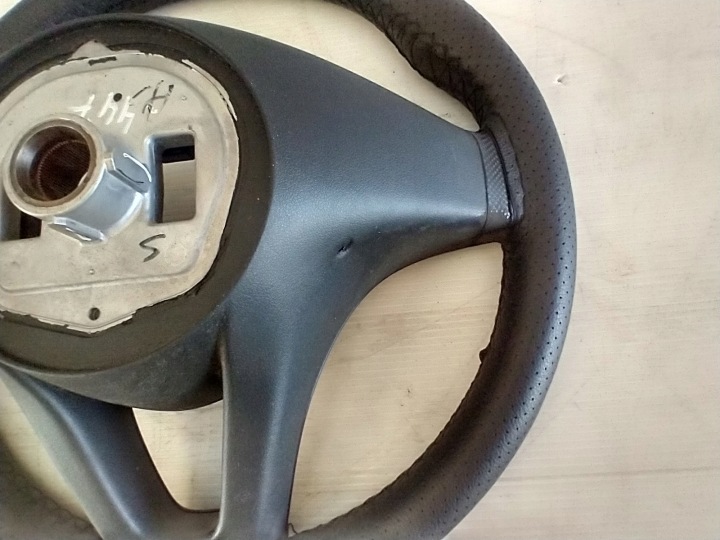 MERCEDES VITO V-KLASA VIANO W447 VOLANT MULTIFONCTION A0004608103