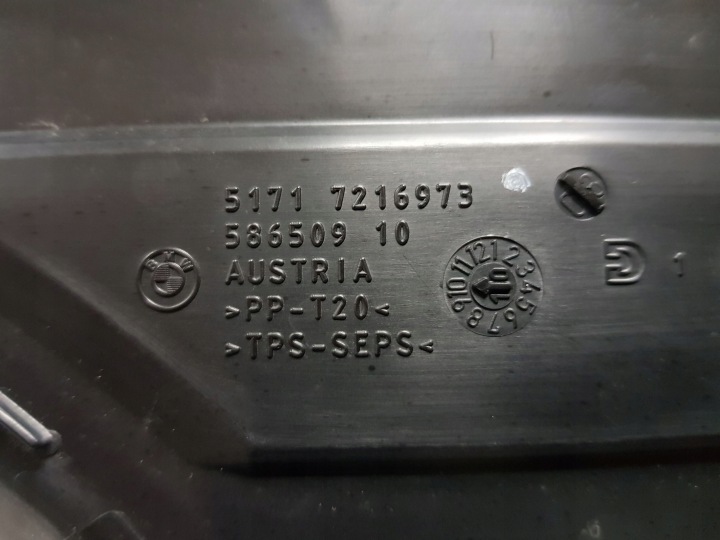 BMW 7 F01 F02 F03 F04 2011 GAUCHE CÔTÉ PLASTIQUE