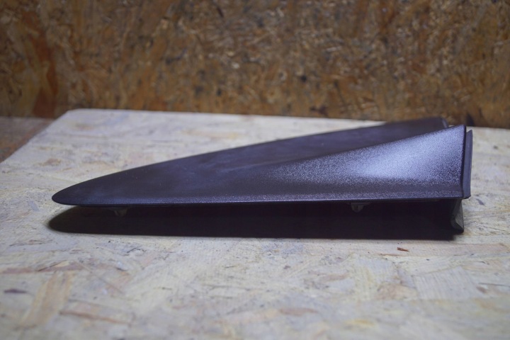 FORD KA II TRIANGLE GARDE-BOUE GAUCHE AVANT 735527496 (A112)
