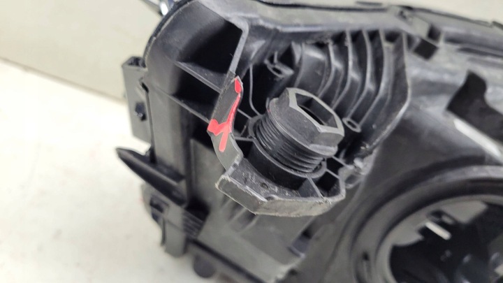 AUDI Q3 83A 2 II F3 PROJECTEUR PHARE DROITE AVANT AVANT 83A941034