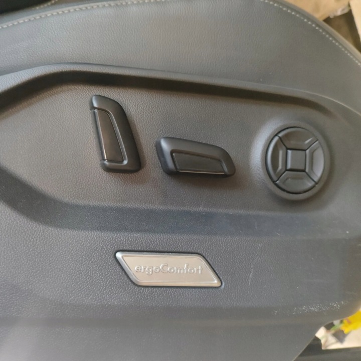 ENSEMBLE SIÈGES VW TOUAREG (CR7) 760867211G 34157019 3.0L 250KW 2020