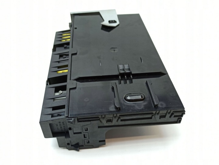 MERCEDES-BENZ E W211 CHÂSSIS MODULE FUSIBLES 2115452101